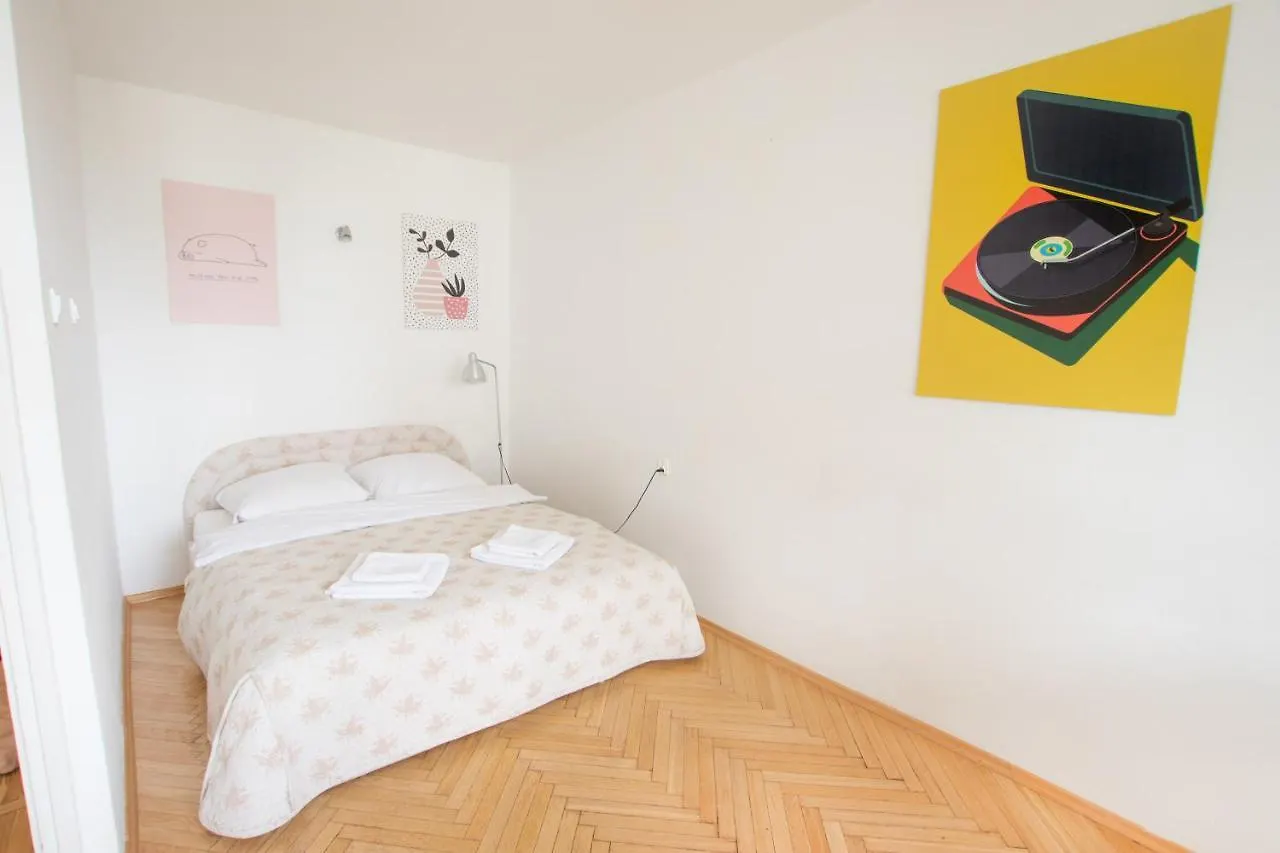 Amazing View And Great Location. Ratusz Arsenal. Apartamento Varsóvia